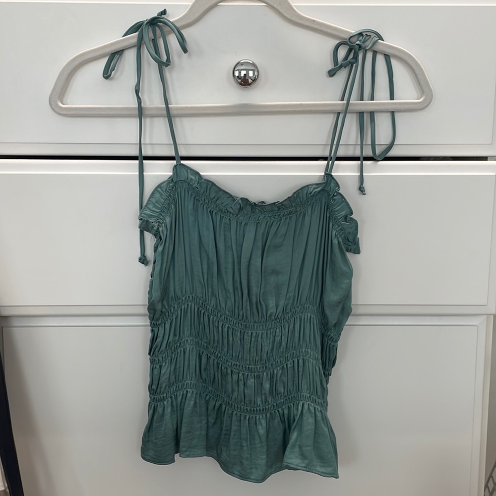 Perfect teal runched top: size is large but fits me and I am a medium